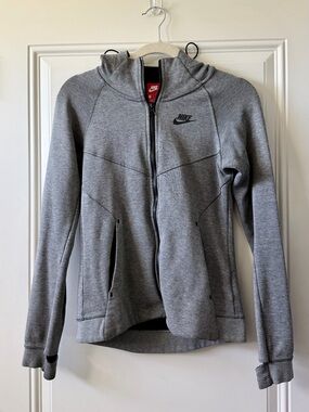 Nike Fitted Sweatshirt